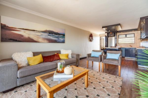 Luxury 3 bedroom Duplex Penthouse with communal swimming pool